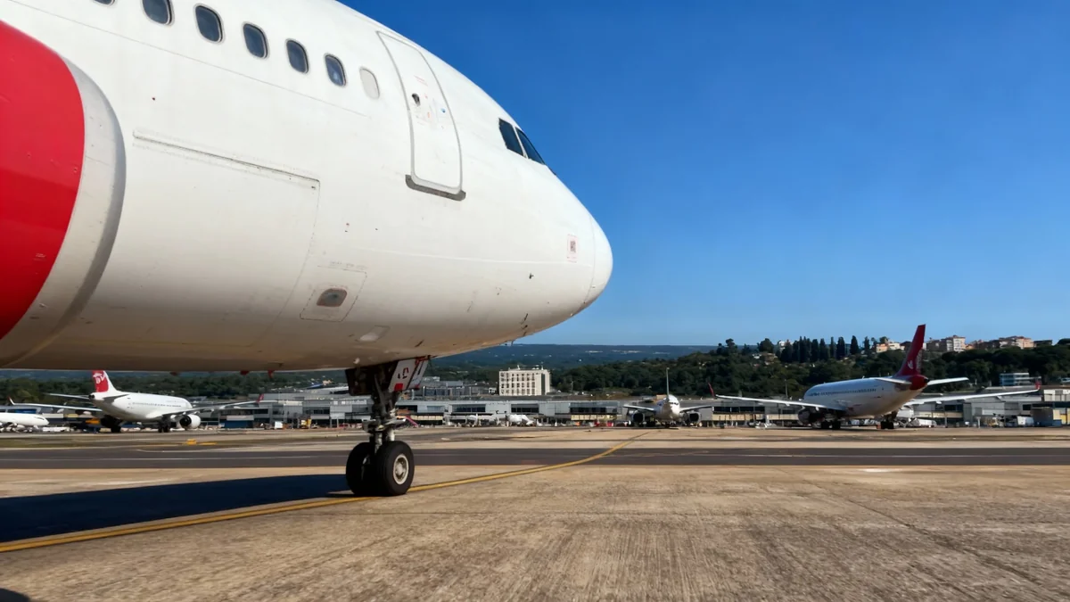 Expansion aéroportuaire et objectifs climatiques